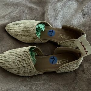 Sz 7 1/2 Catherine Malandrino Flat Slip Ons